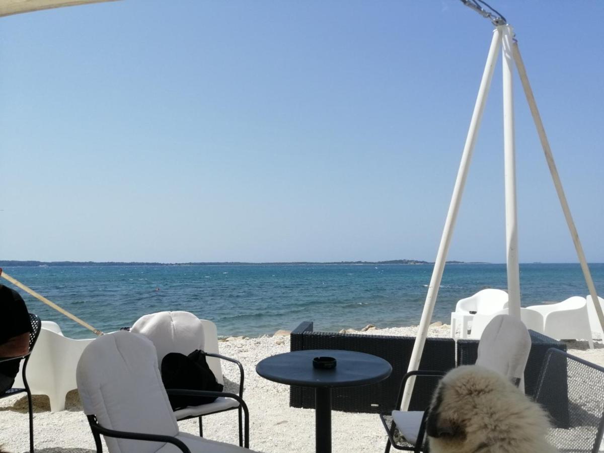 Apartman Deni Peroj Exterior foto